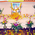 This morning Srila Bhakti Nirmal Acharya Maharaj led a full programme of glorification for Bhagavan Srila Bhakti Siddhanta Saraswati Thakur in Nabadwip. 